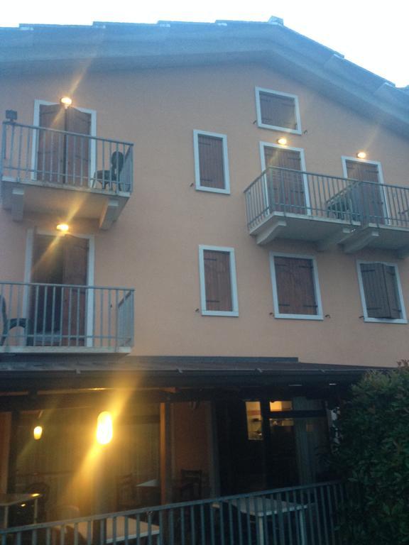 Hotel Scandola Боско-Кьезануова Экстерьер фото
